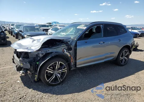 2021 Volvo Xc60 T8 Recharge R-Design из США, поврежденный, VIN YV4BR0DM5M1870075